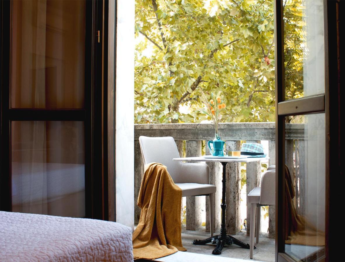 Accanto Al Centro B&B Prato  Bagian luar foto
