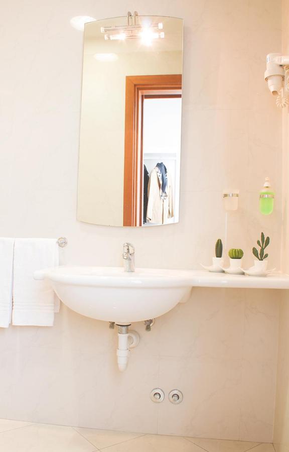 Accanto Al Centro B&B Prato  Bagian luar foto