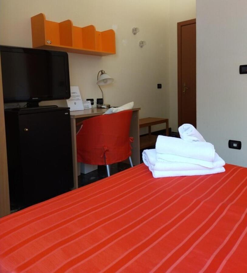 Accanto Al Centro B&B Prato  Bagian luar foto