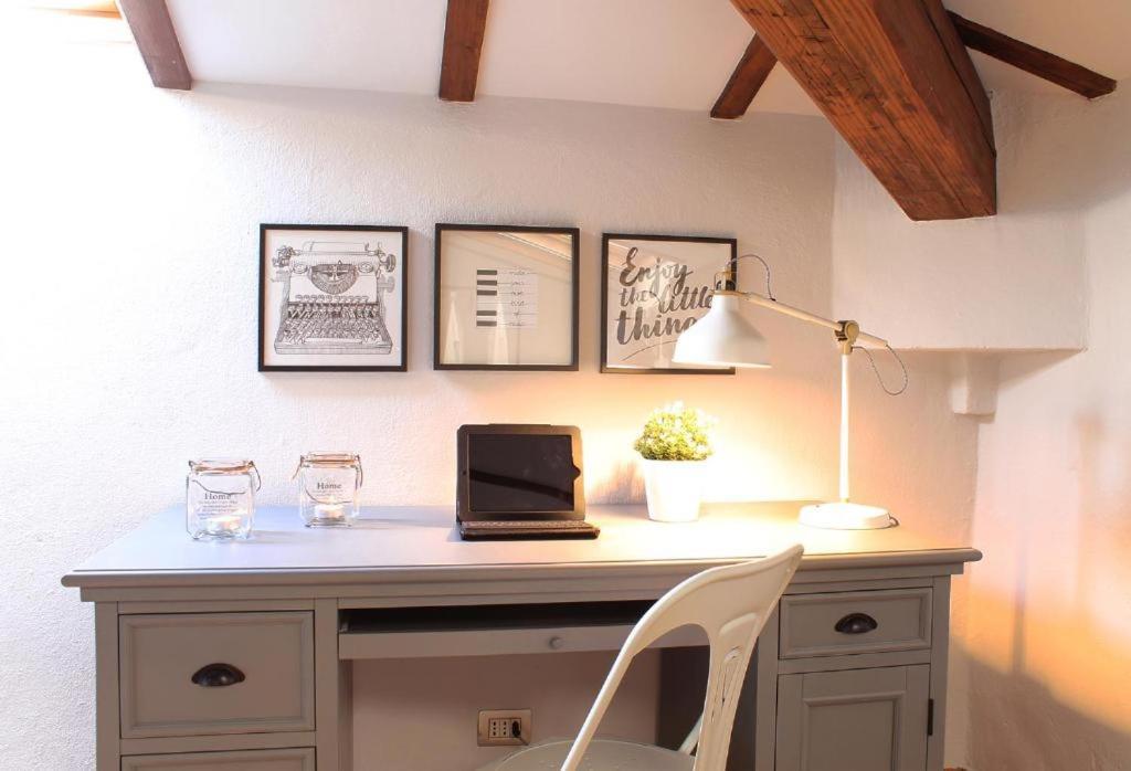 Accanto Al Centro B&B Prato  Bagian luar foto