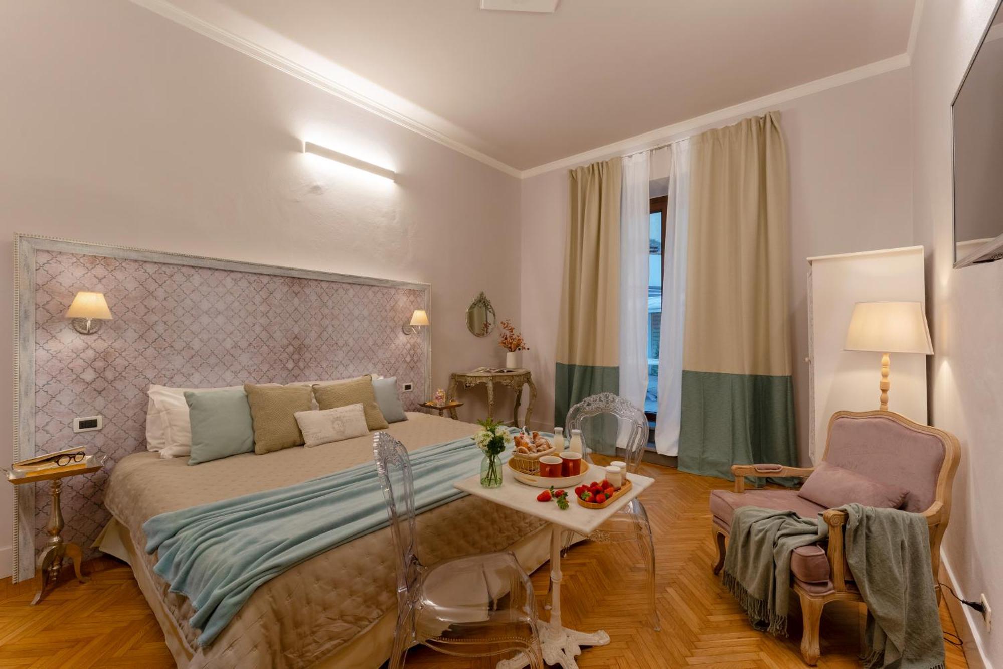 Accanto Al Centro B&B Prato  Bagian luar foto